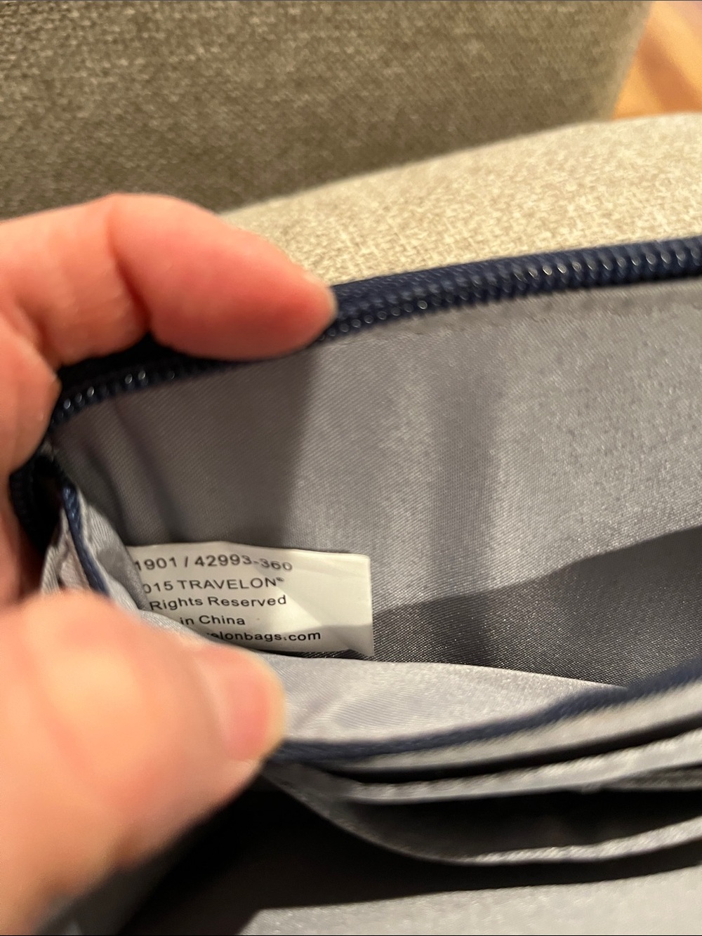 Travelon wristlet - Picture 5 of 6
